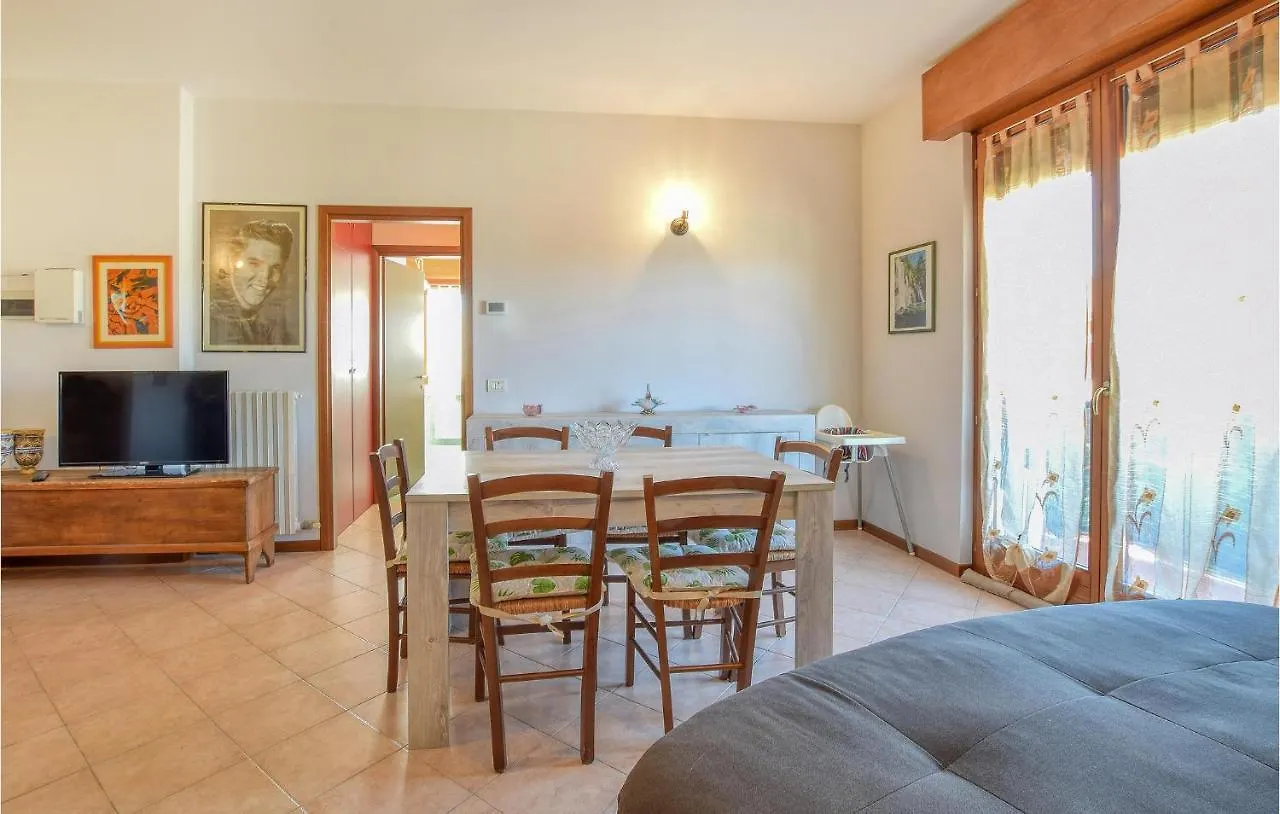 Awesome Apartment In Bussolengo With Kitchen Italy